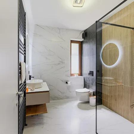 Art By Grand Apartment Brasov
